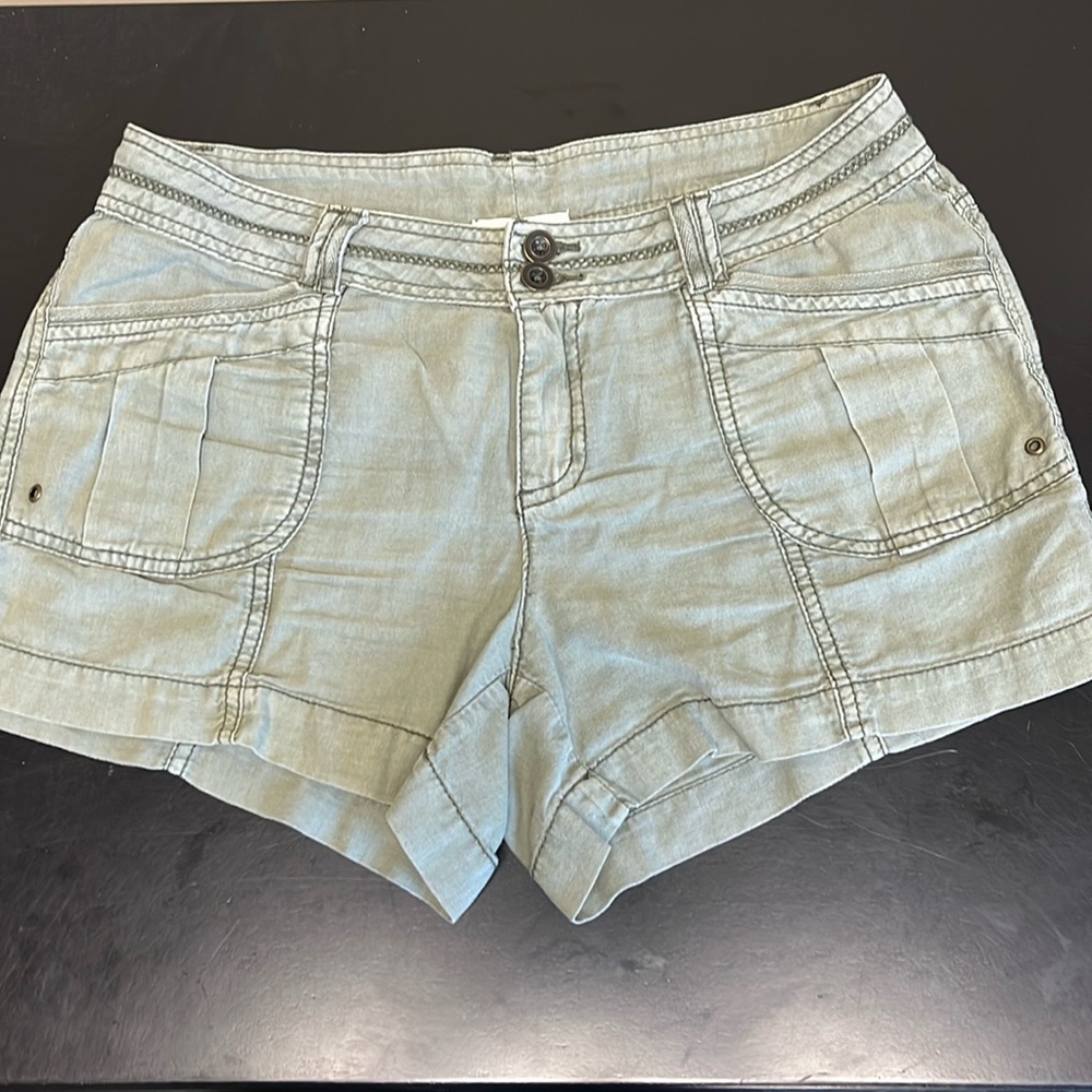 Maurices Olive Green Short Shorts Size 3/4